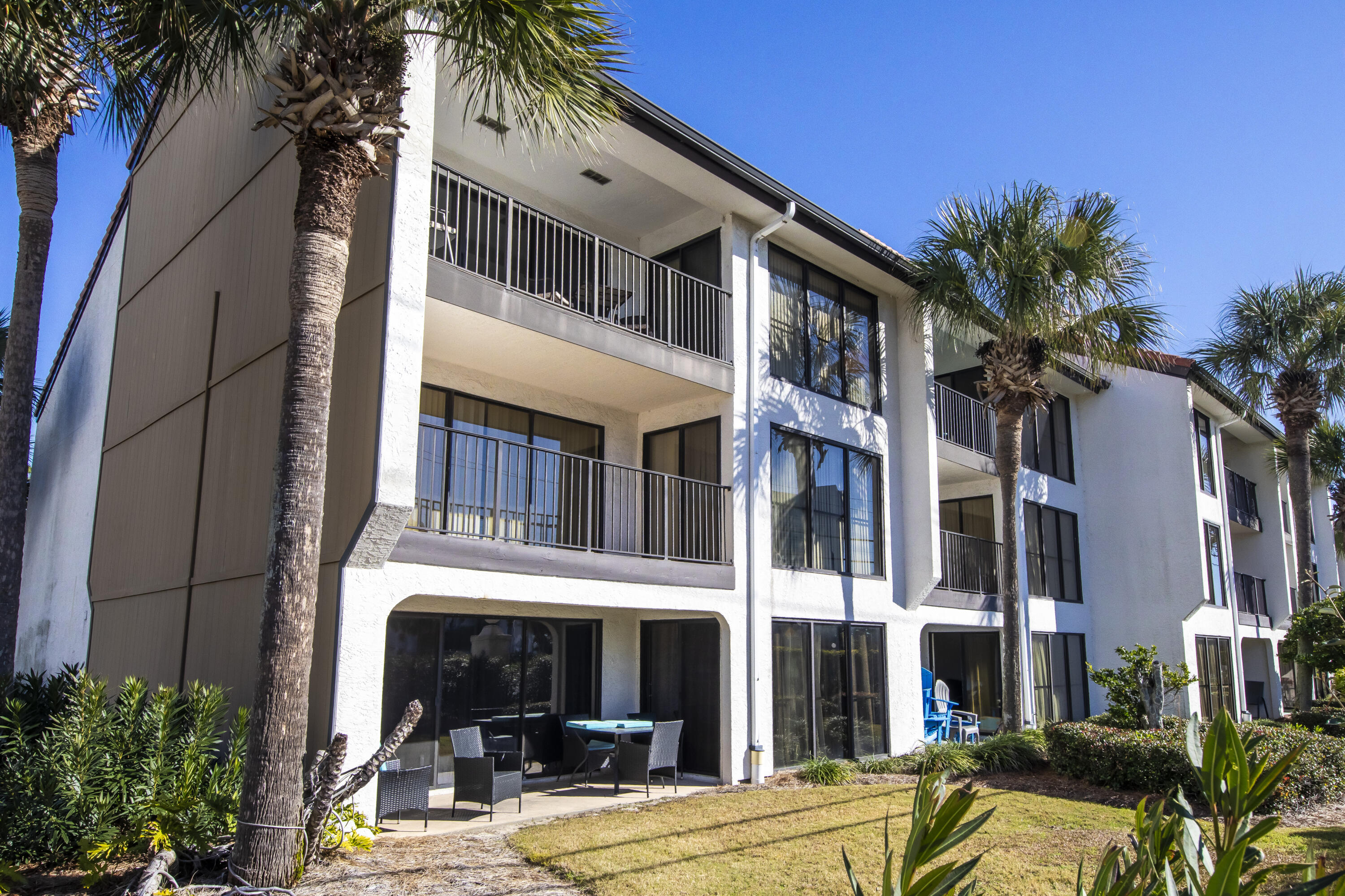 EDGEWATER GOLF VILLAS 2A CONDO - Residential