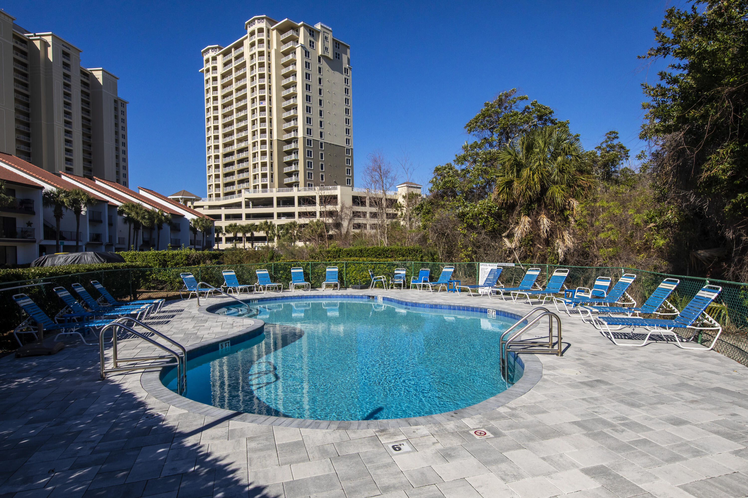 EDGEWATER GOLF VILLAS 2A CONDO - Residential
