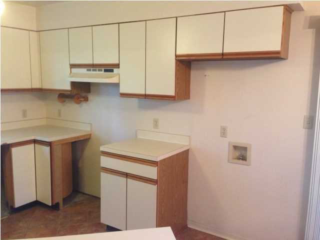 COUNTRY CLUB ESTATES 1 OF CRESTVIEW - Residential
