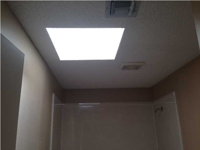 COUNTRY CLUB ESTATES 1 OF CRESTVIEW - Residential