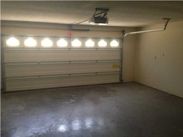 COUNTRY CLUB ESTATES 1 OF CRESTVIEW - Residential