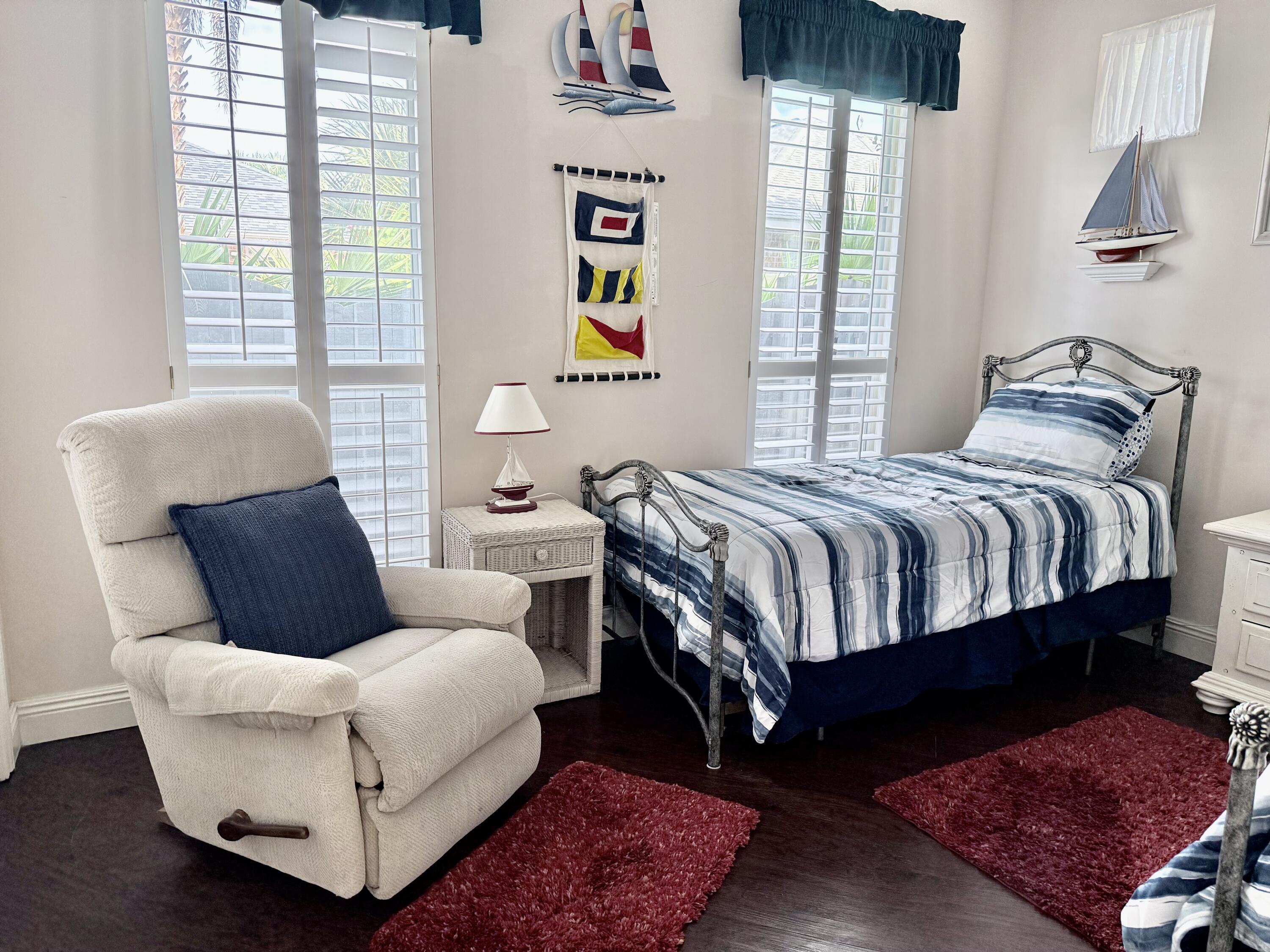 EMERALD SHORES - Residential