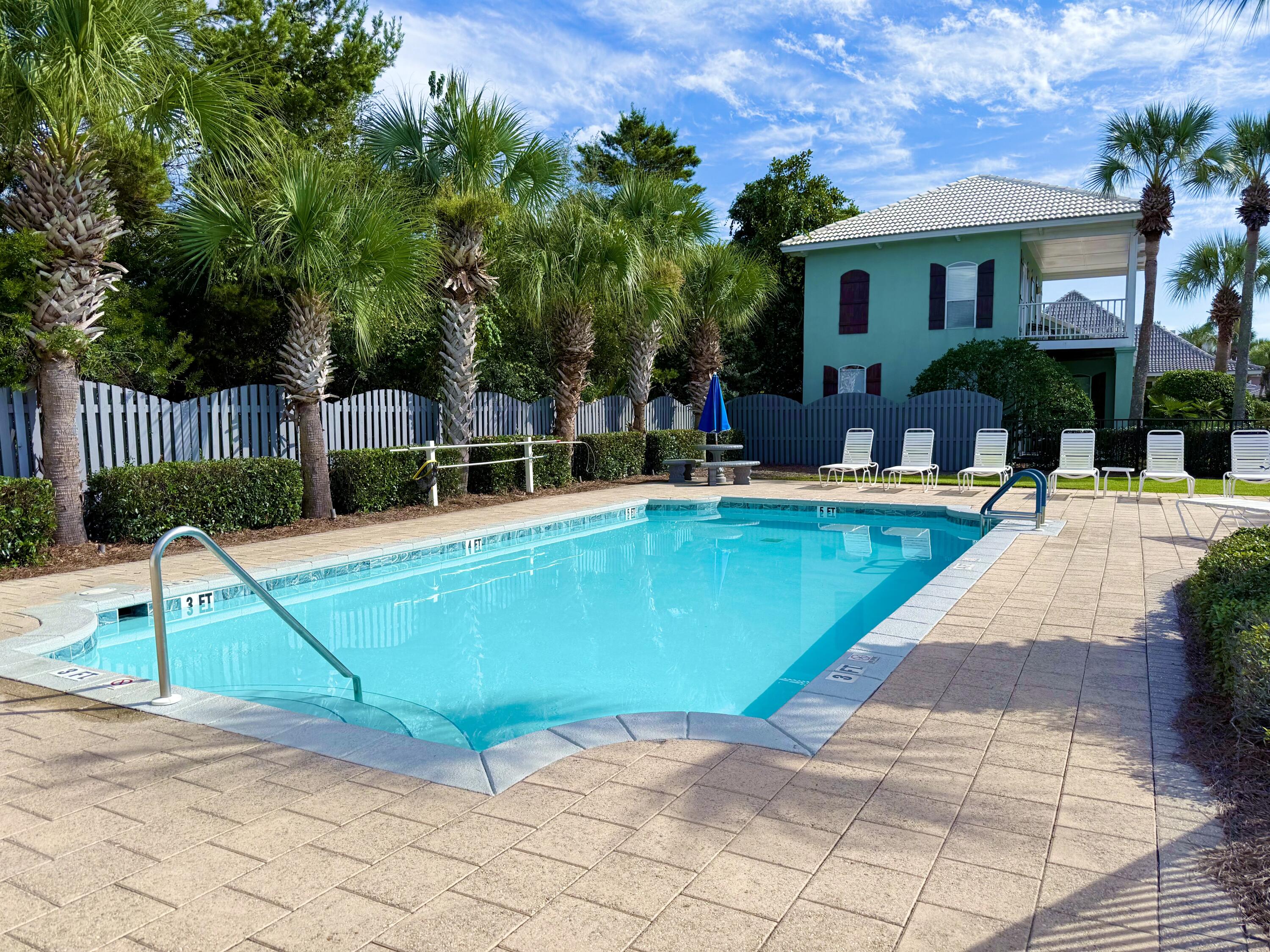 EMERALD SHORES - Residential