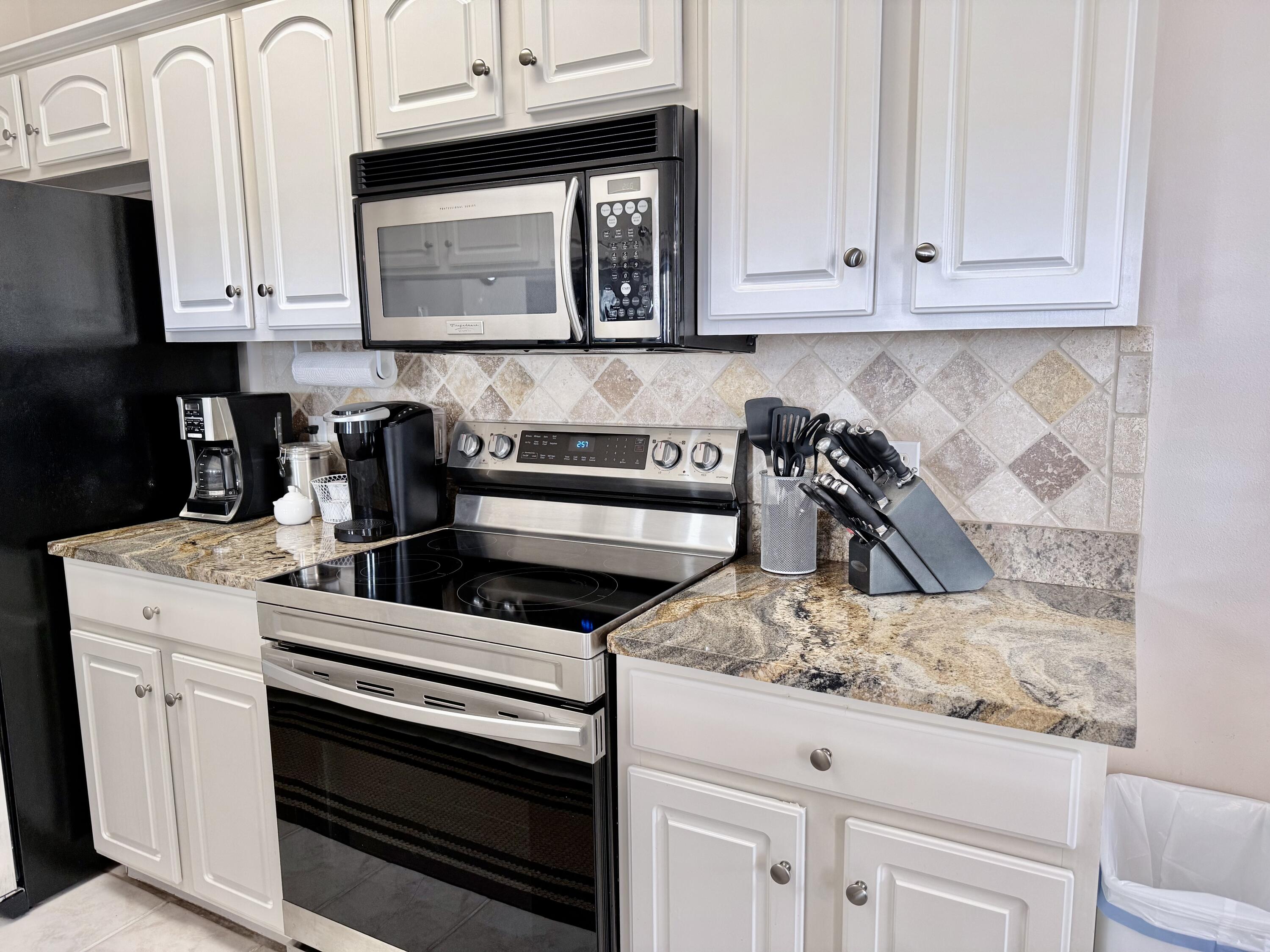 EMERALD SHORES - Residential
