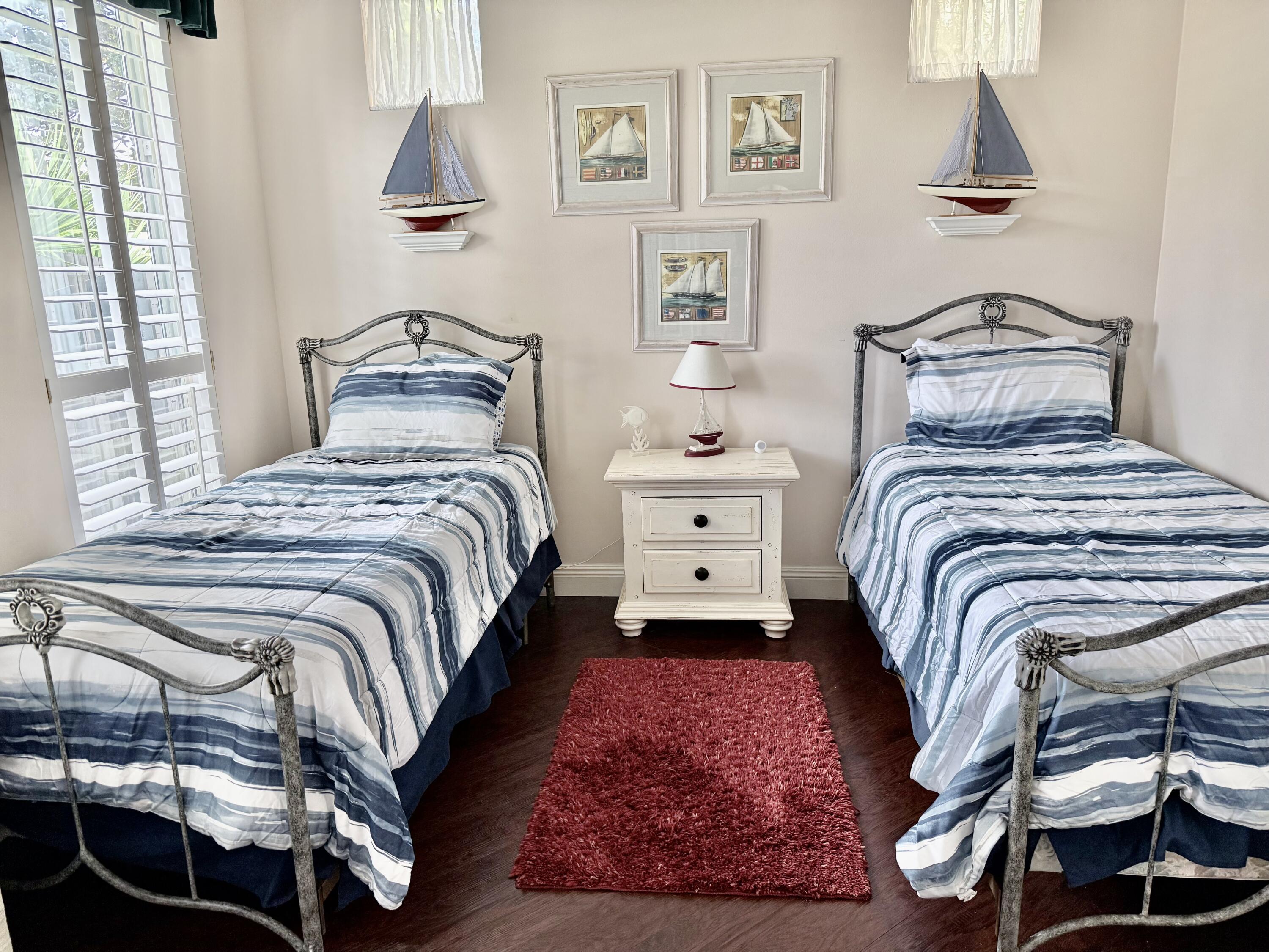 EMERALD SHORES - Residential