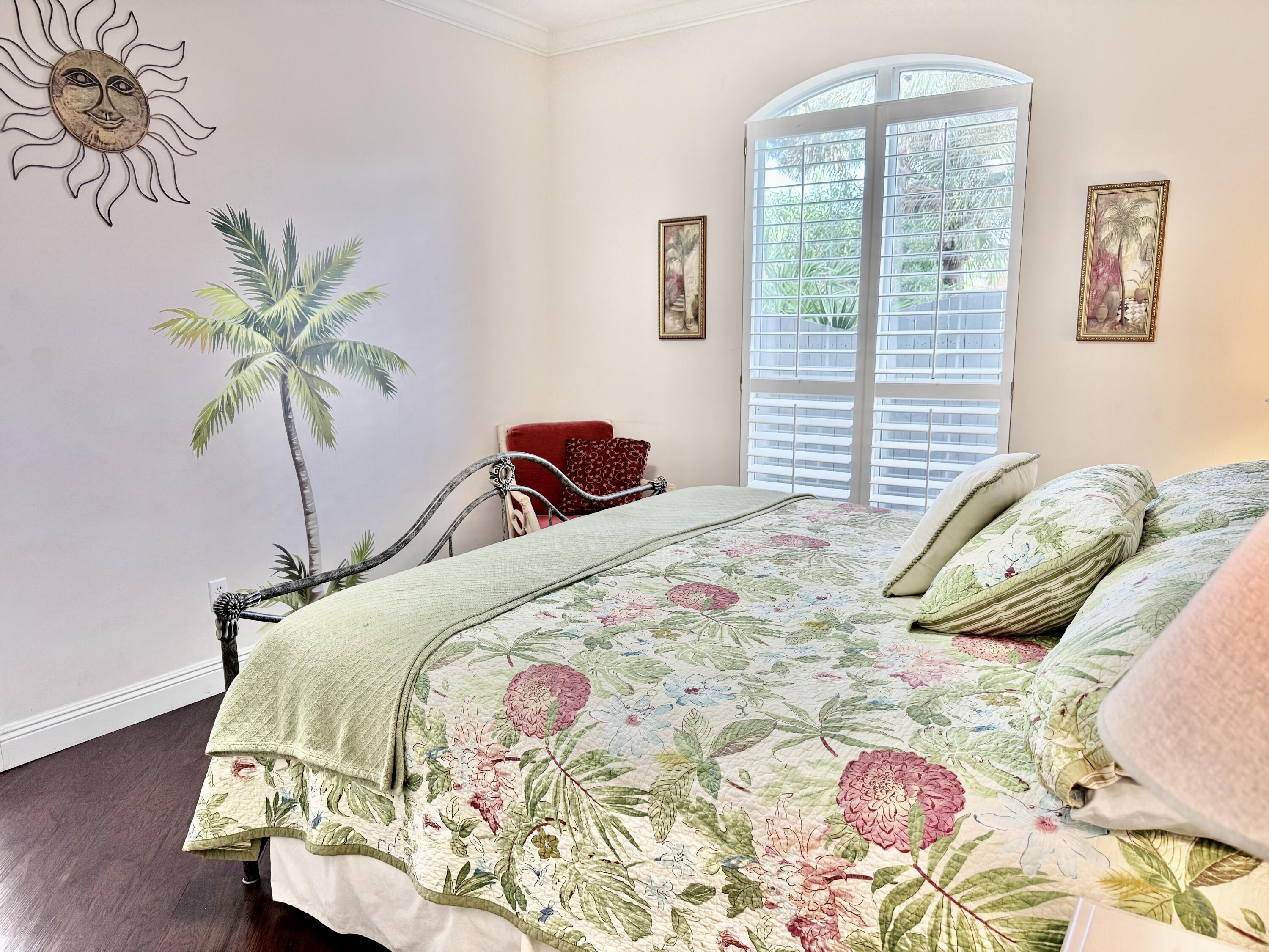 EMERALD SHORES - Residential