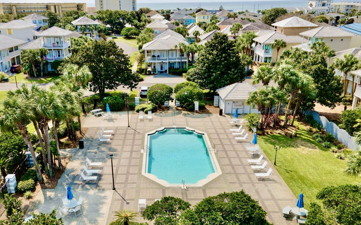 EMERALD SHORES - Residential