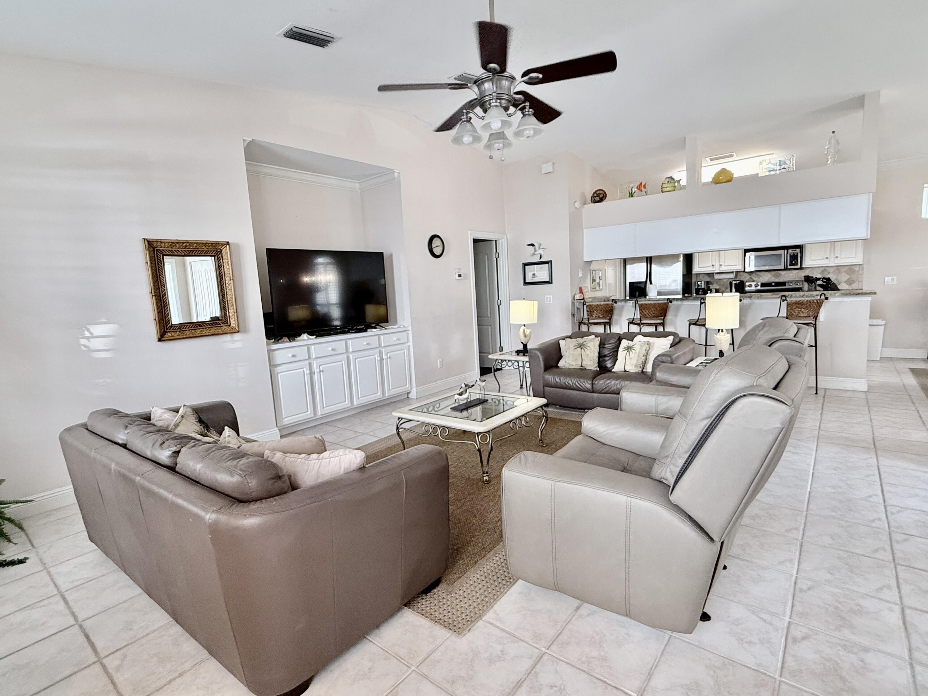 EMERALD SHORES - Residential