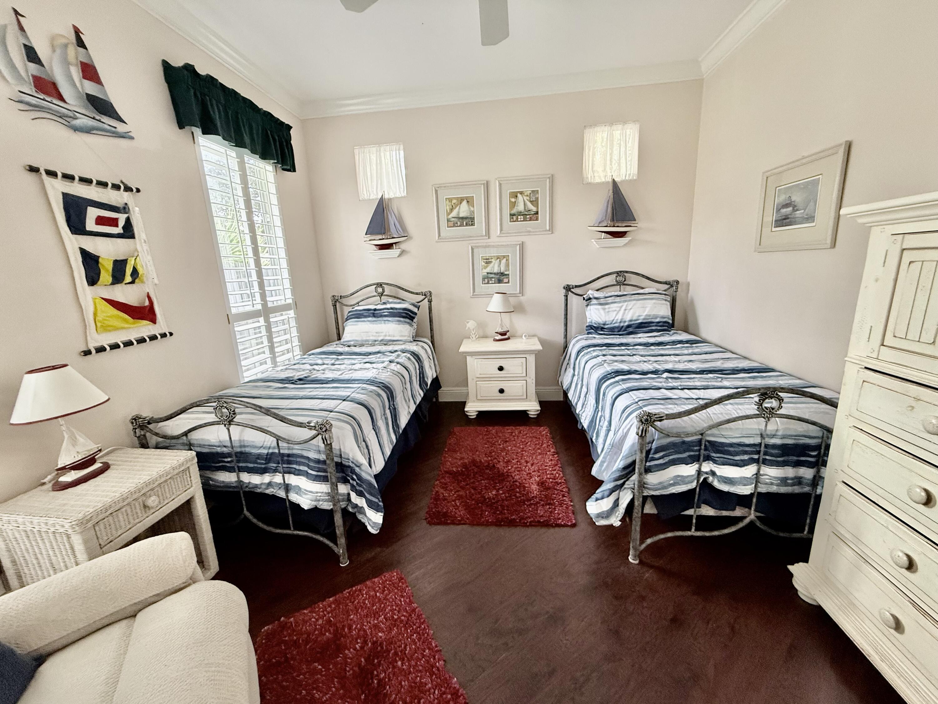 EMERALD SHORES - Residential