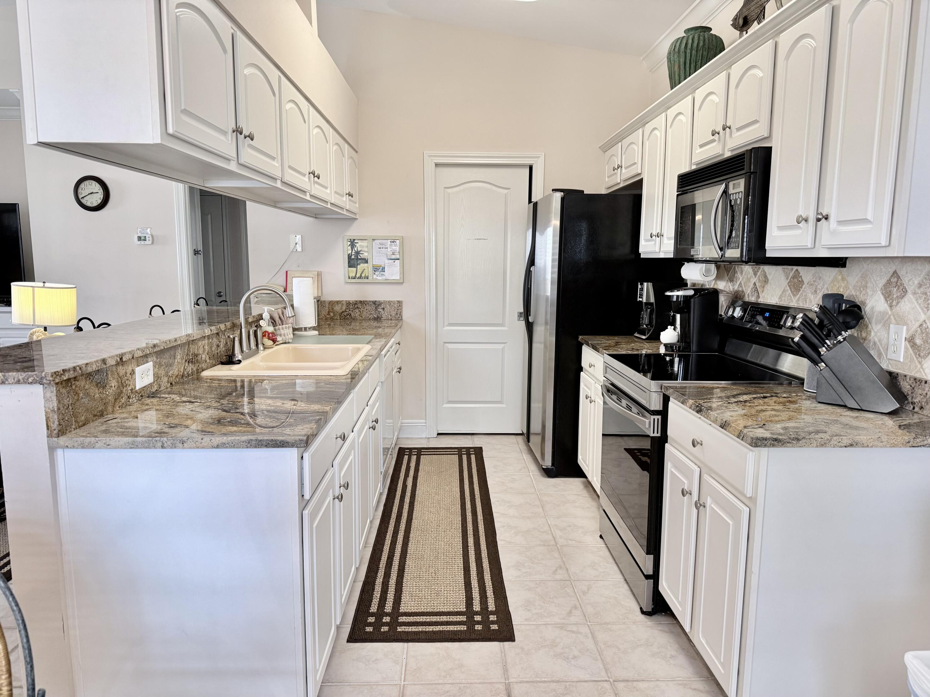 EMERALD SHORES - Residential