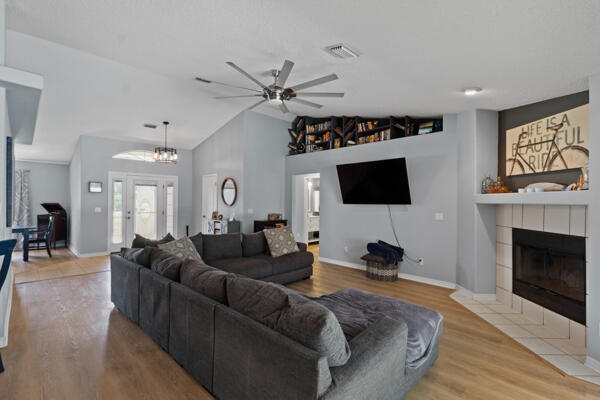 HOLLEY BY THE SEA - Residential
