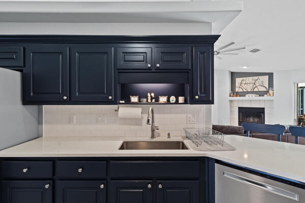 HOLLEY BY THE SEA - Residential