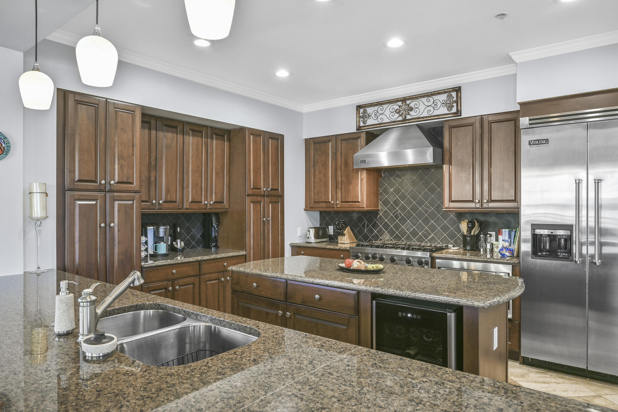 ONE WATER PLACE - Residential