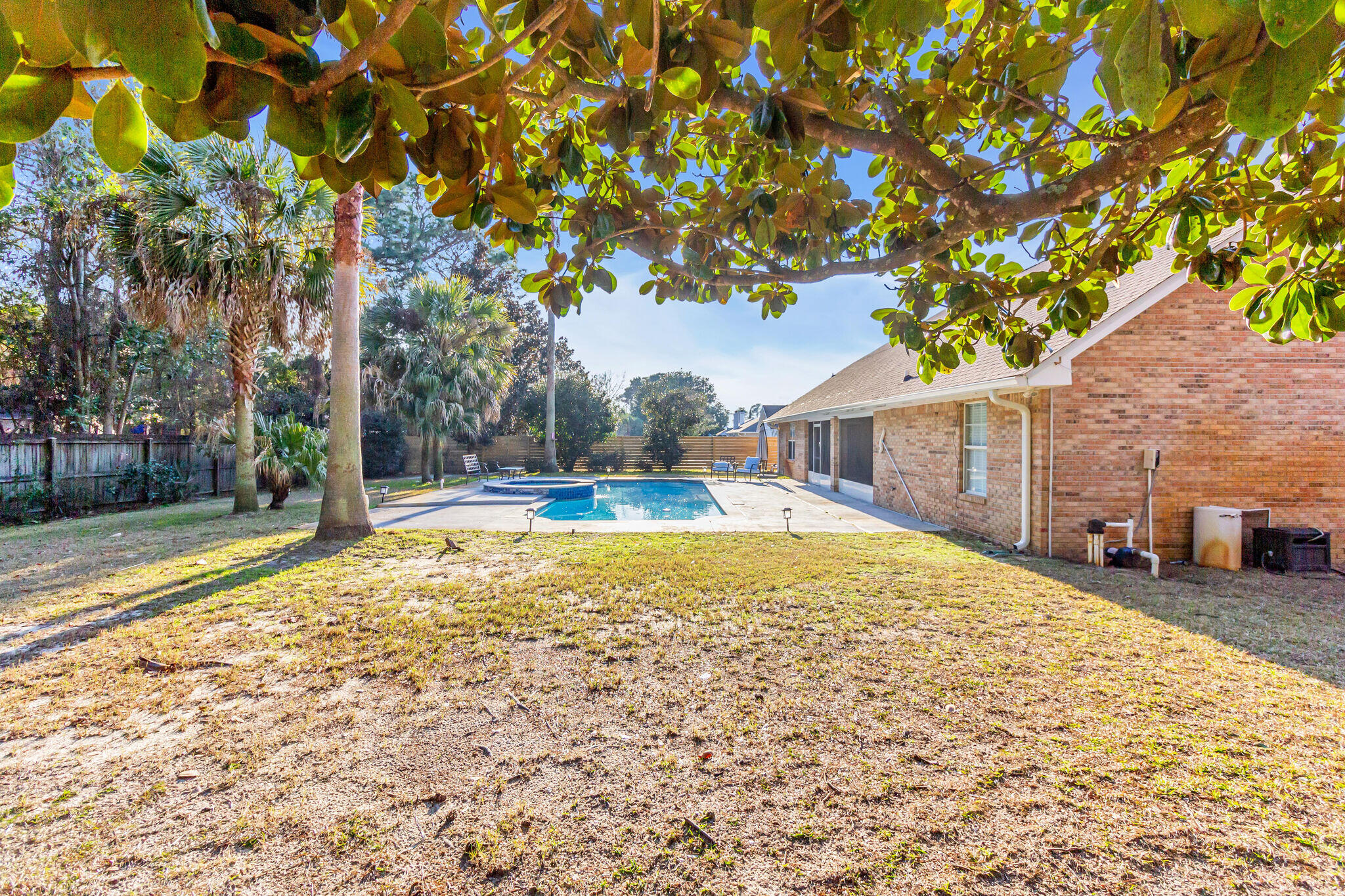 RAINTREE ESTATES - Residential Lease