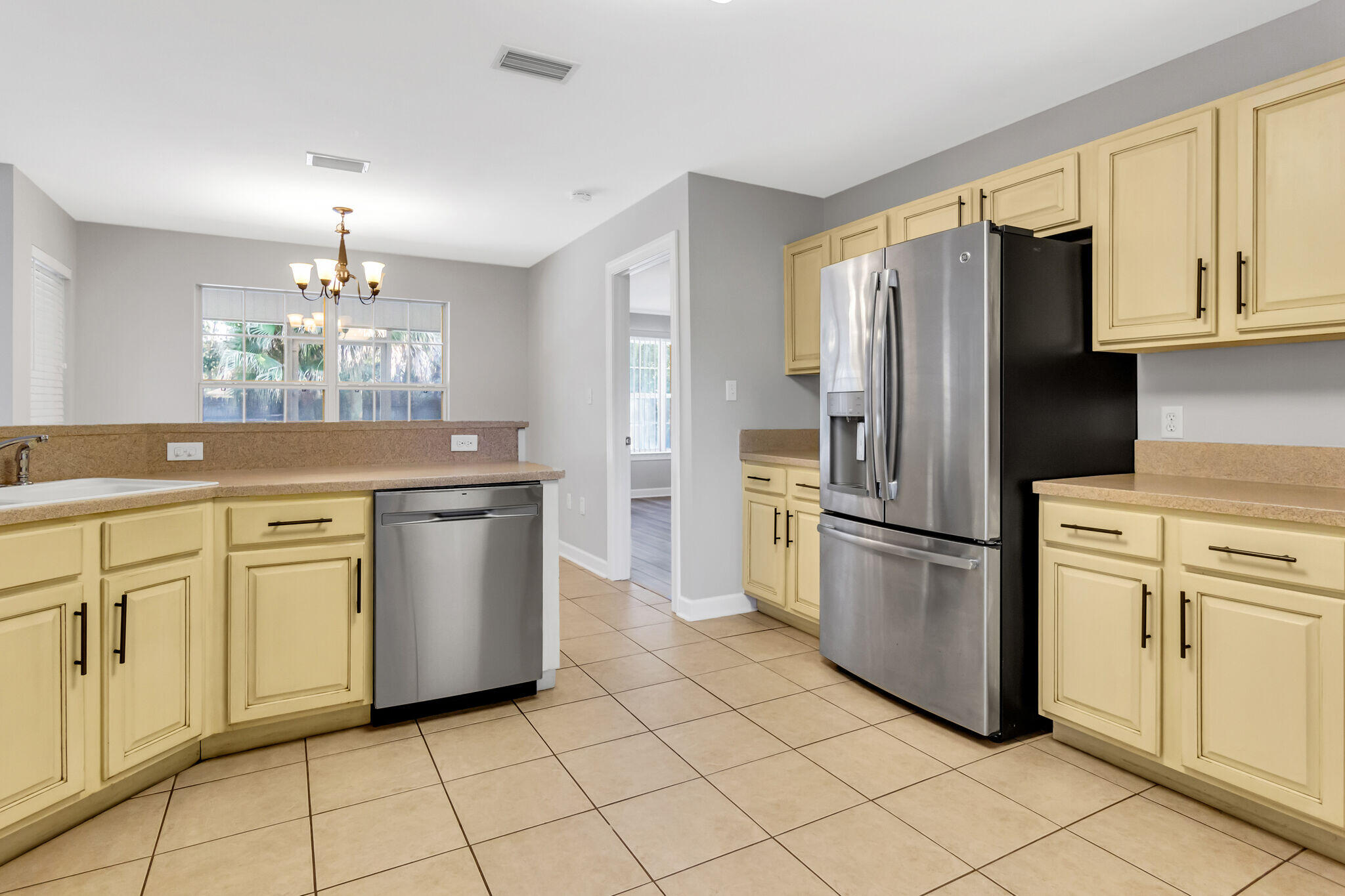 RAINTREE ESTATES - Residential Lease