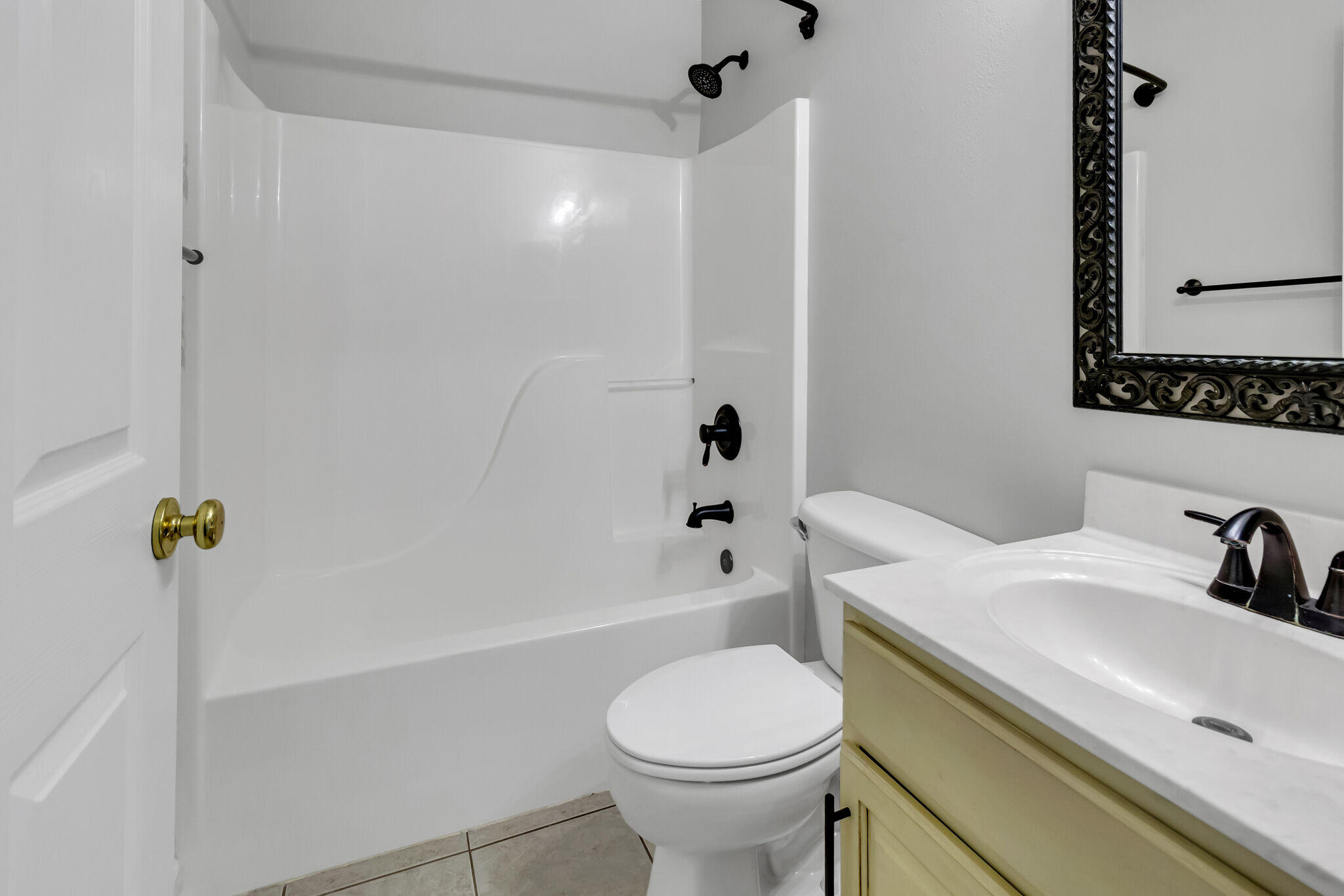 RAINTREE ESTATES - Residential Lease