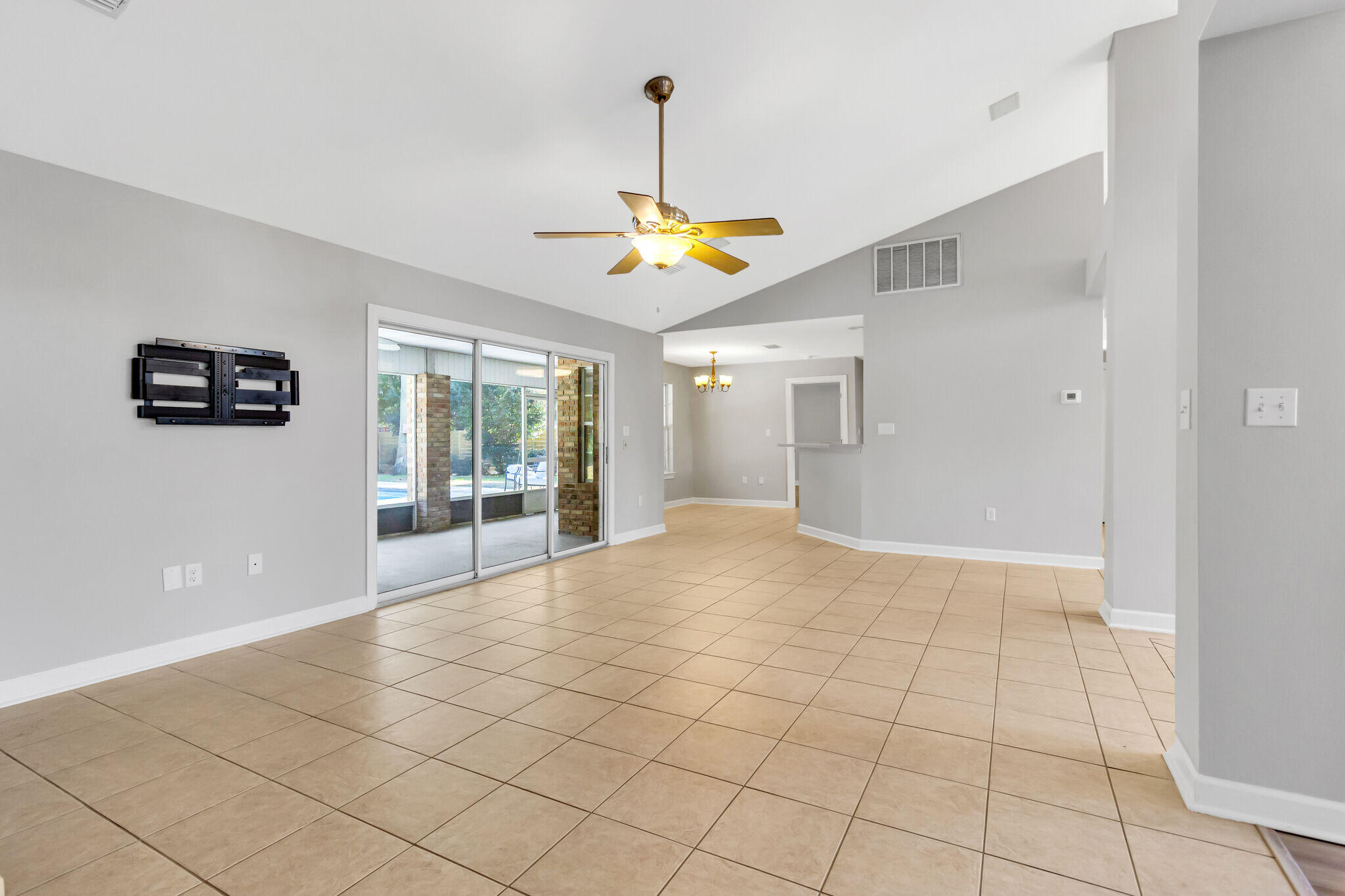 RAINTREE ESTATES - Residential Lease