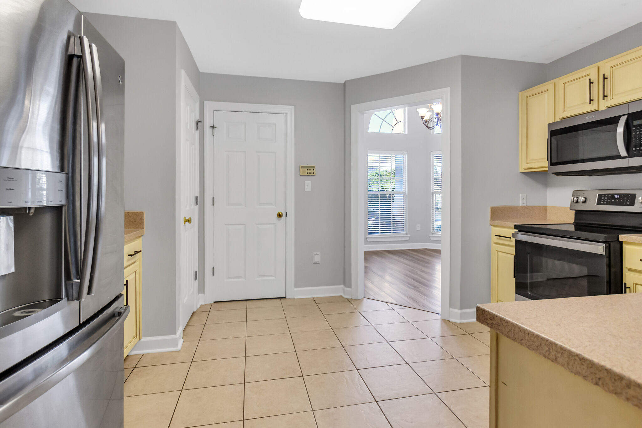 RAINTREE ESTATES - Residential Lease