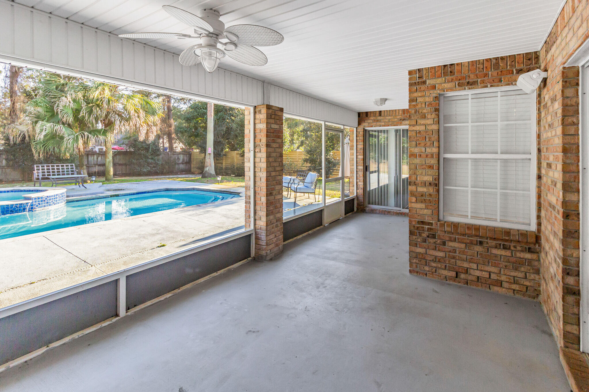 RAINTREE ESTATES - Residential Lease