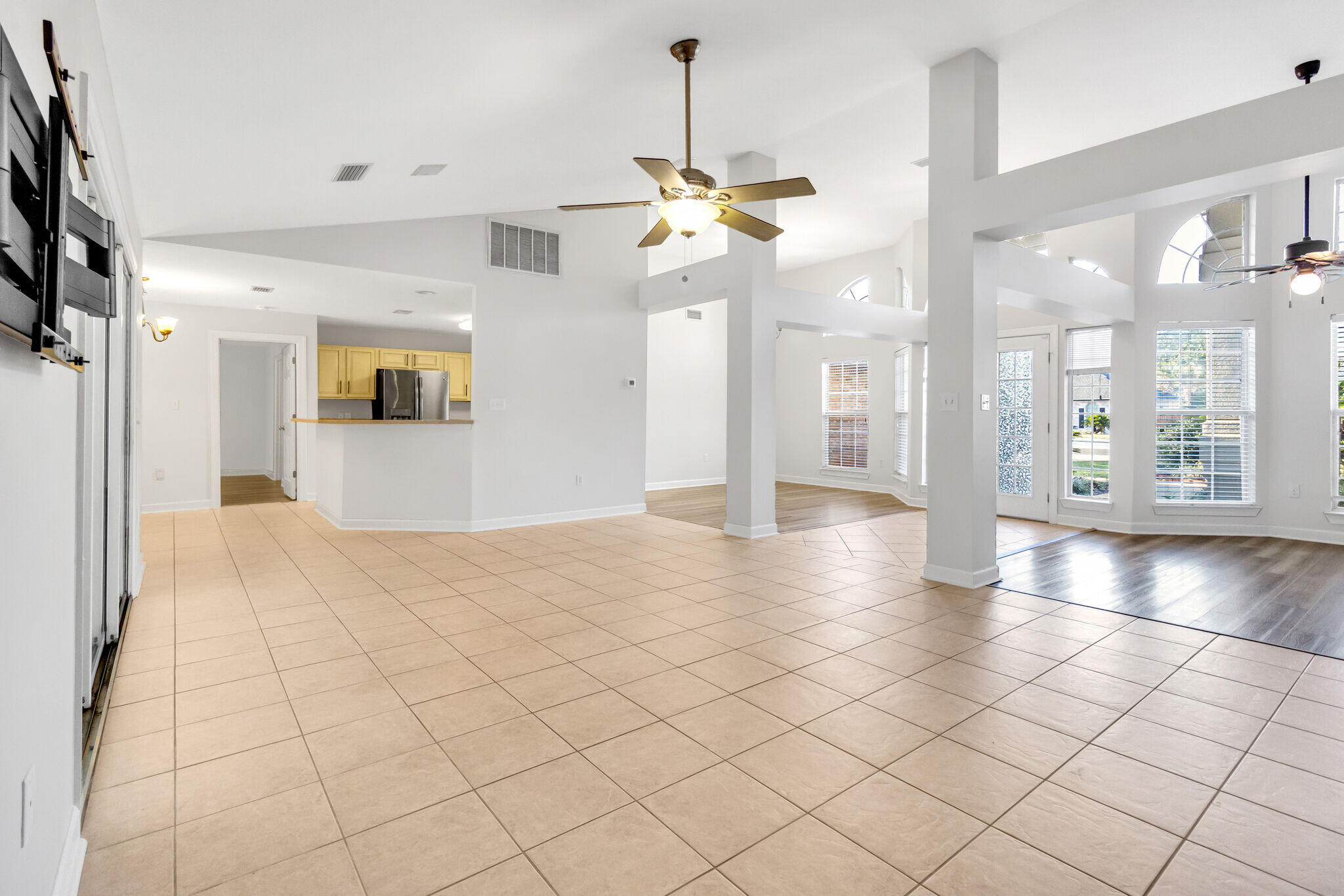 RAINTREE ESTATES - Residential Lease