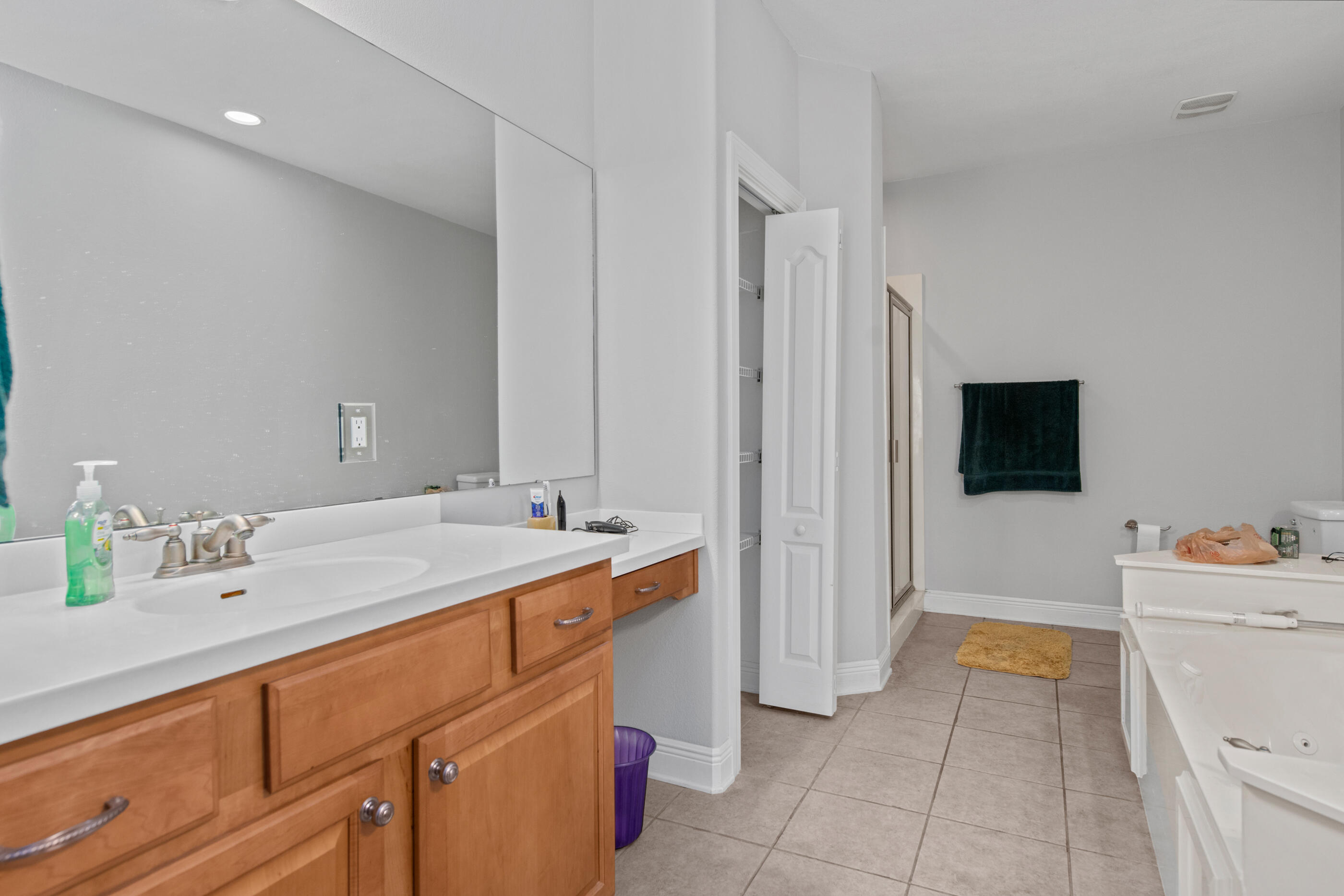 DIAMOND LAKES - Residential