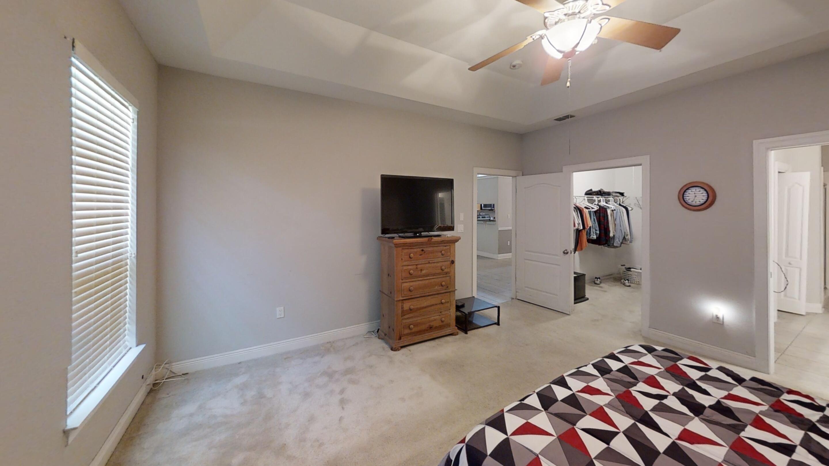 DIAMOND LAKES - Residential