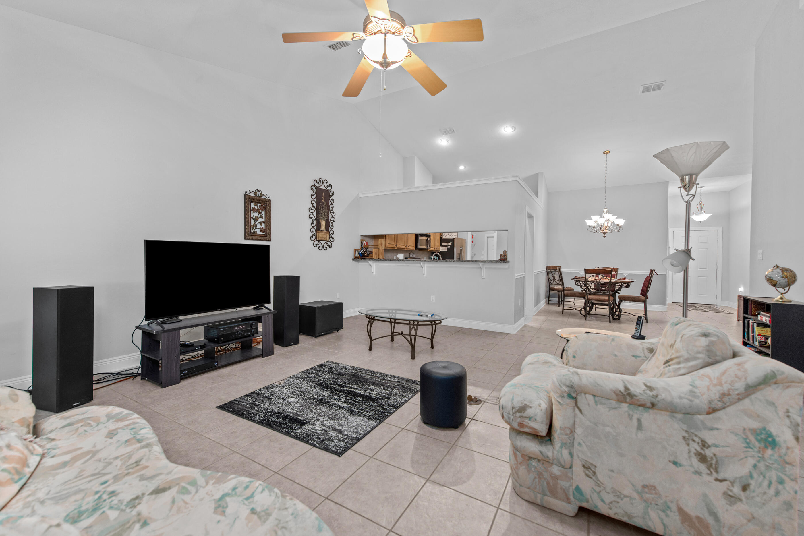 DIAMOND LAKES - Residential