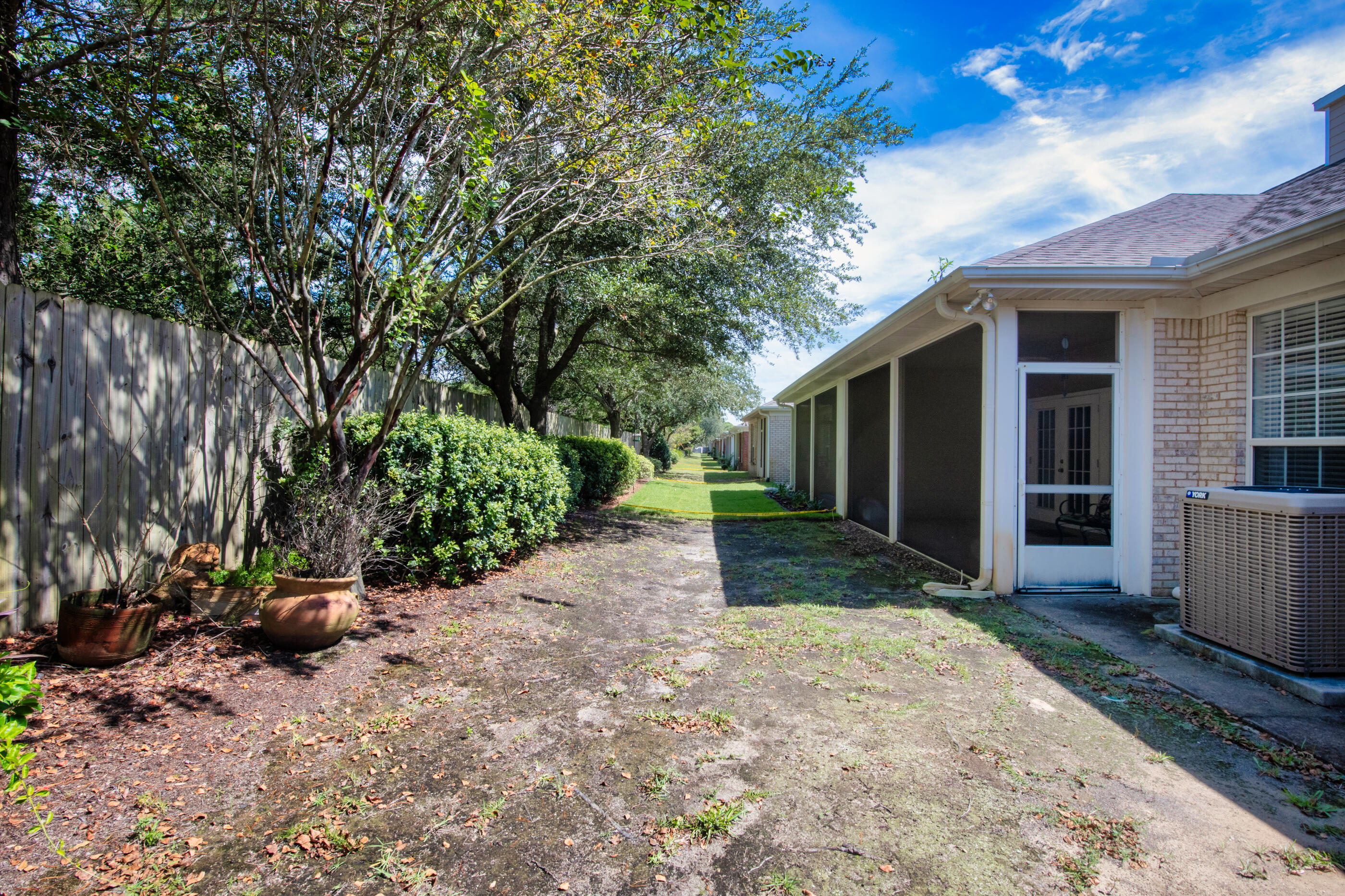 DIAMOND LAKES - Residential