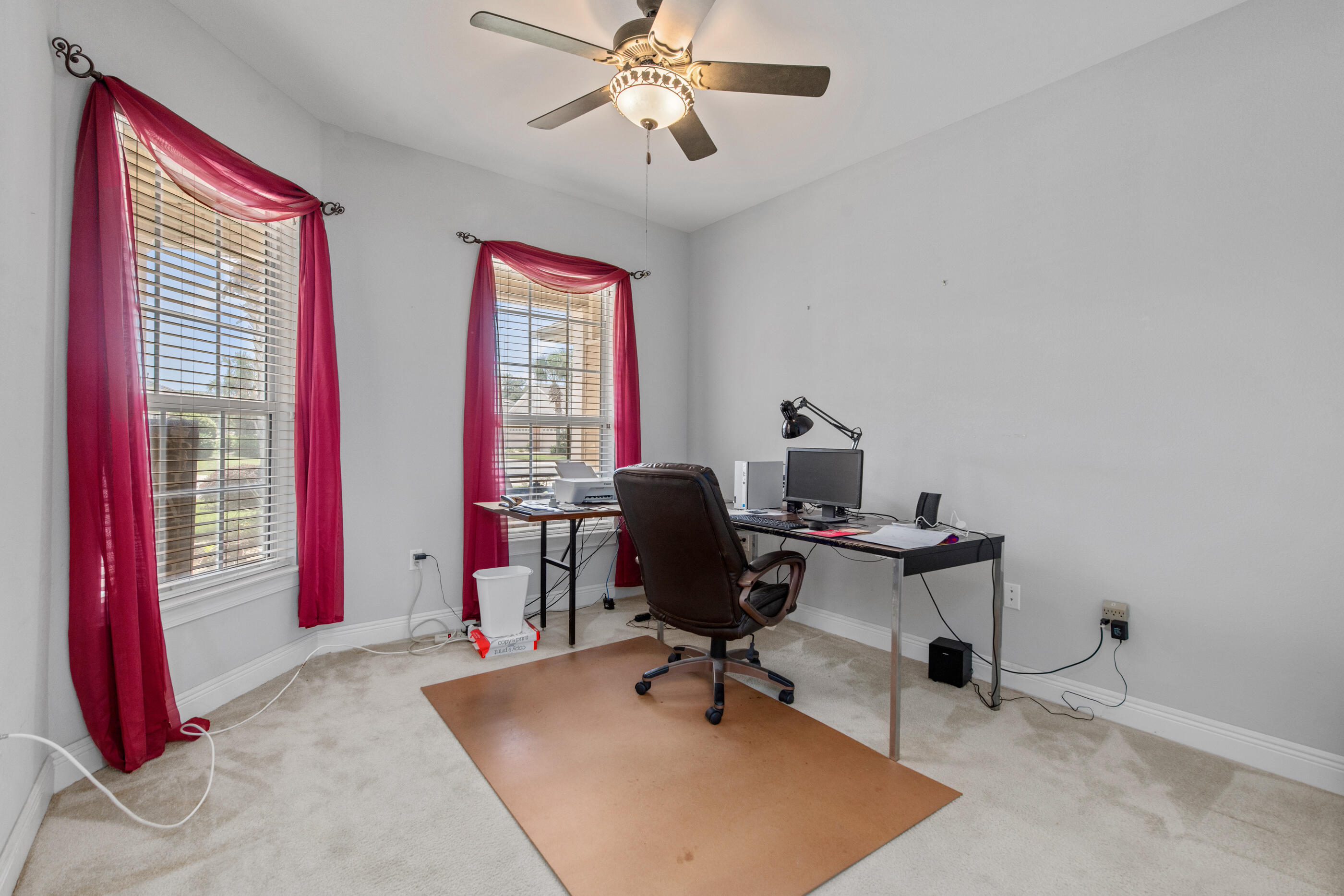 DIAMOND LAKES - Residential