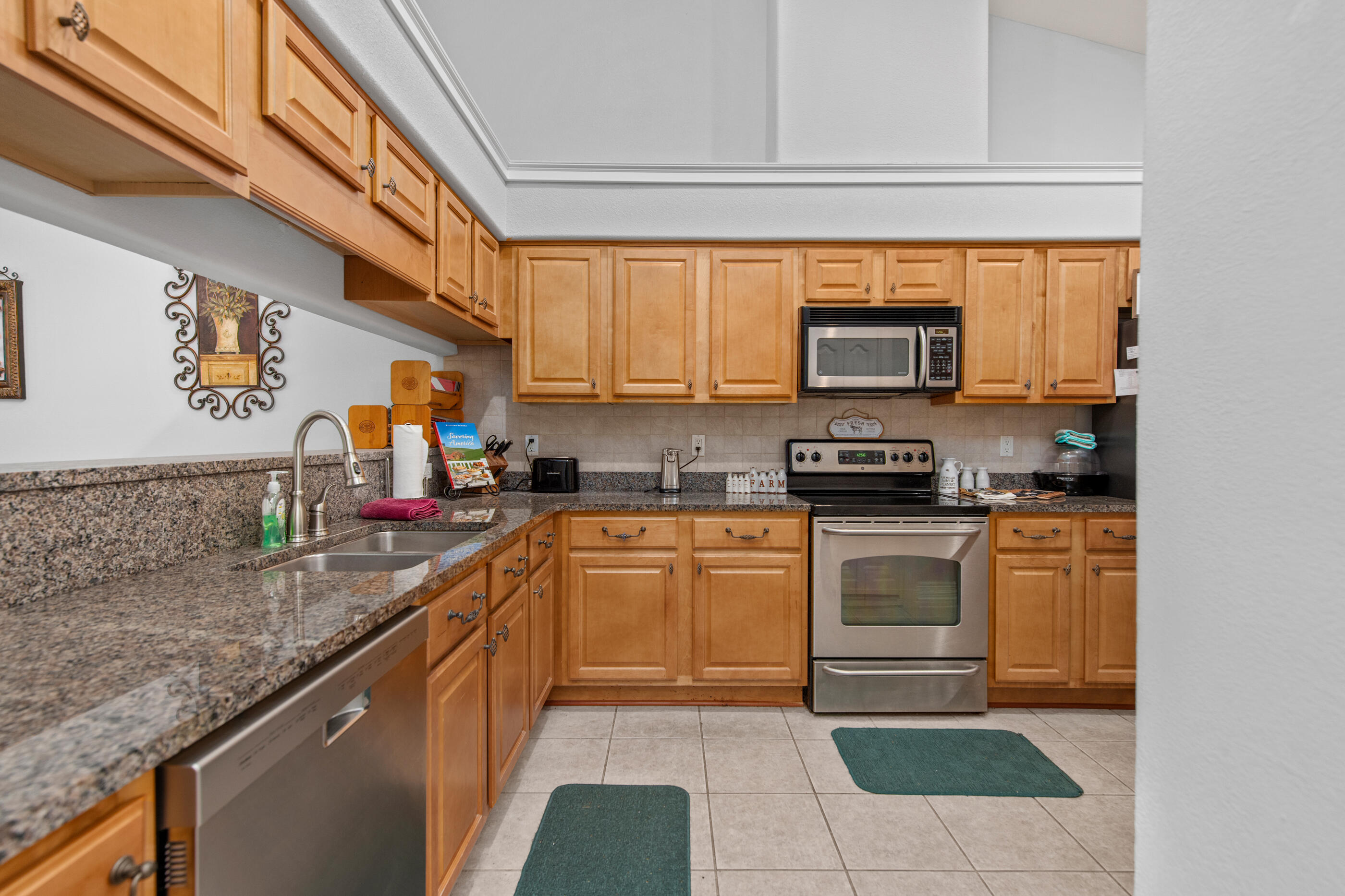 DIAMOND LAKES - Residential