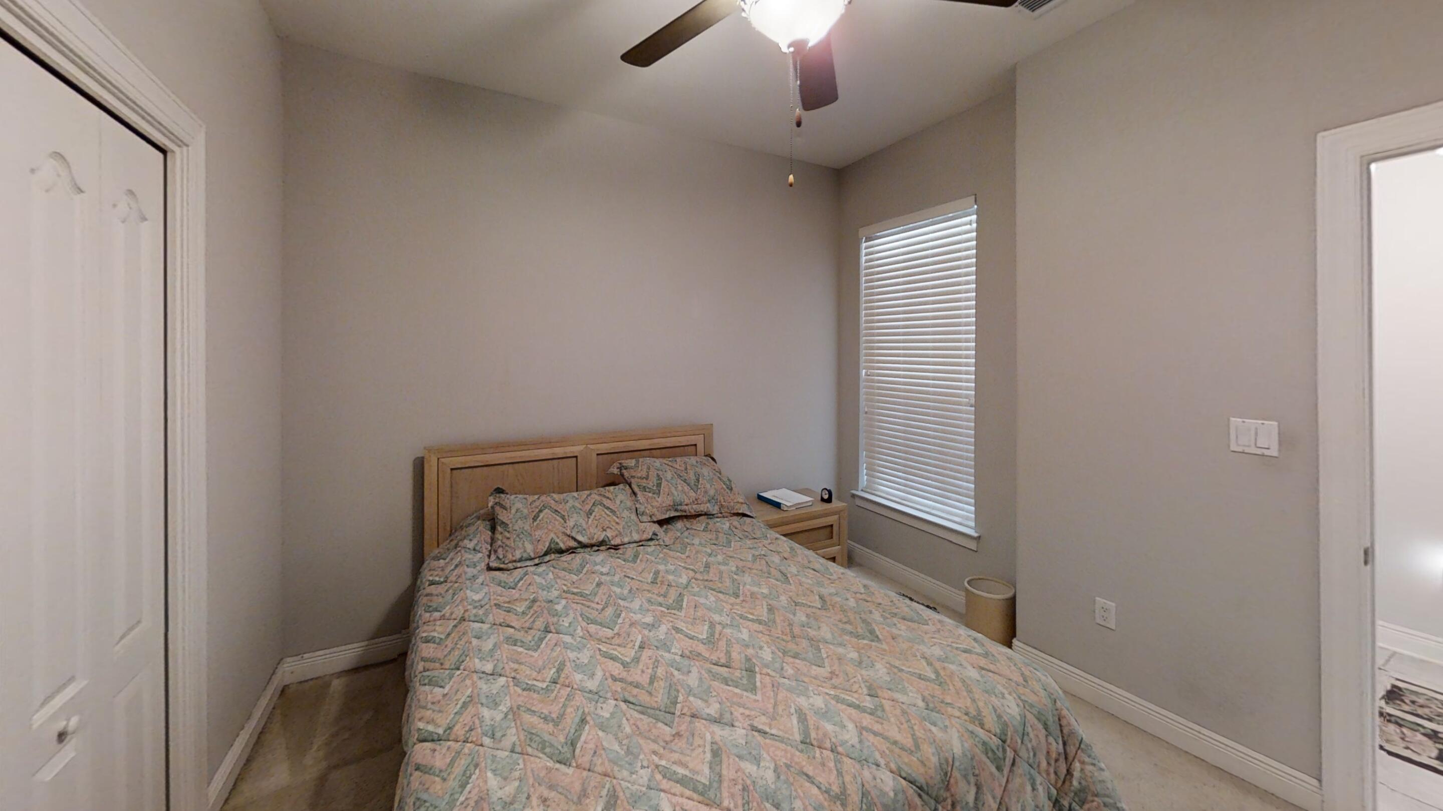 DIAMOND LAKES - Residential