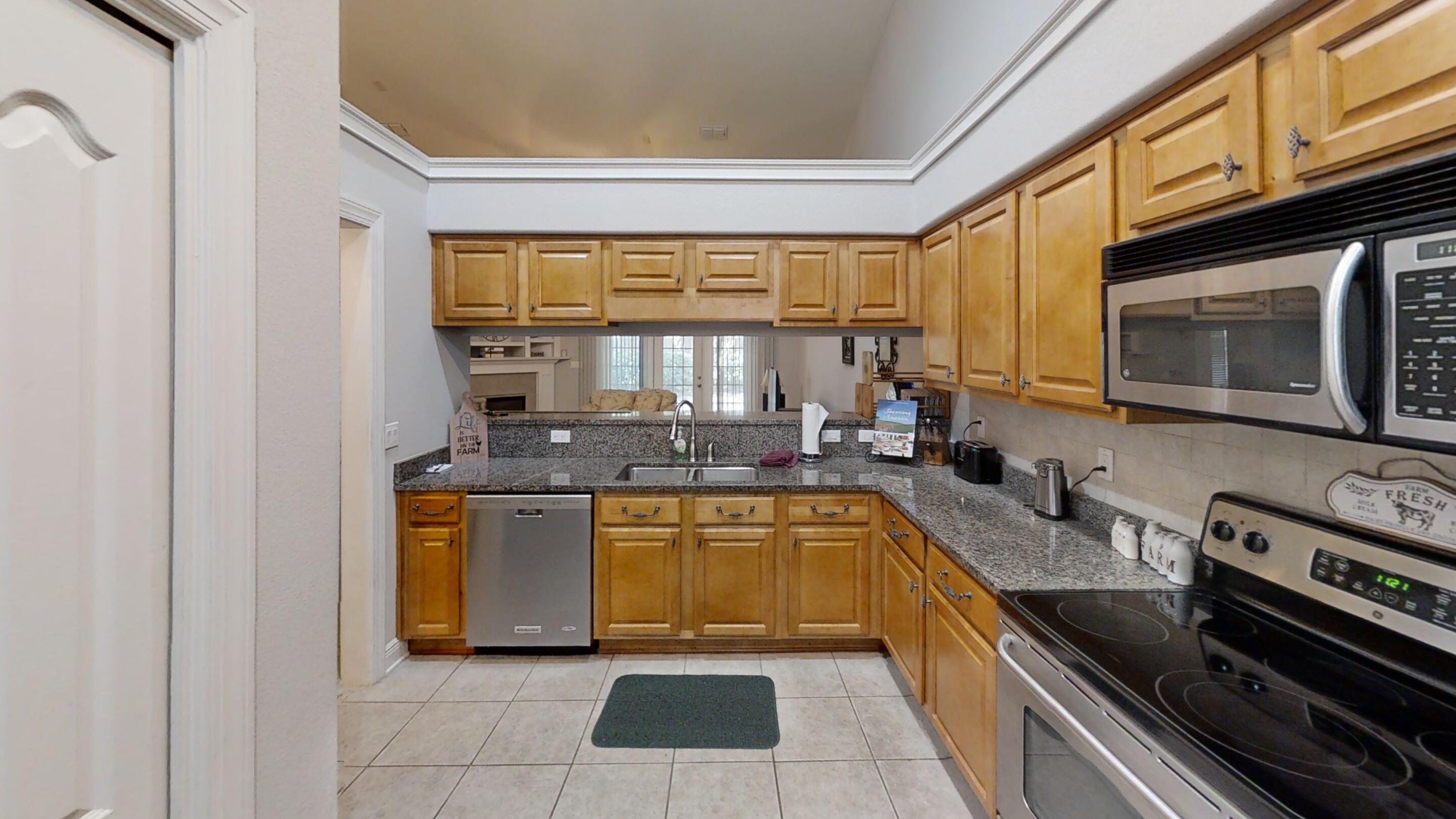 DIAMOND LAKES - Residential