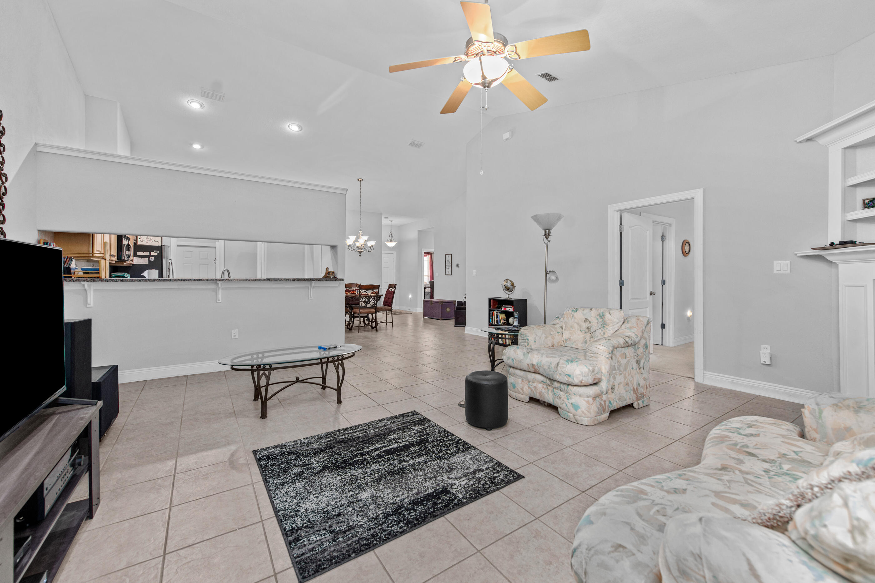 DIAMOND LAKES - Residential