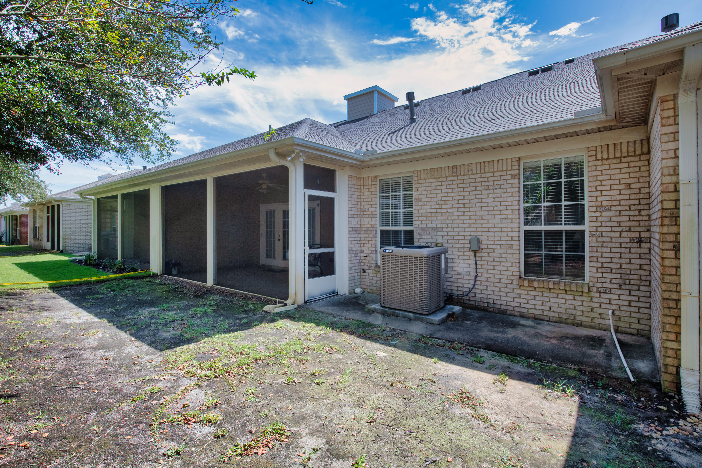 DIAMOND LAKES - Residential