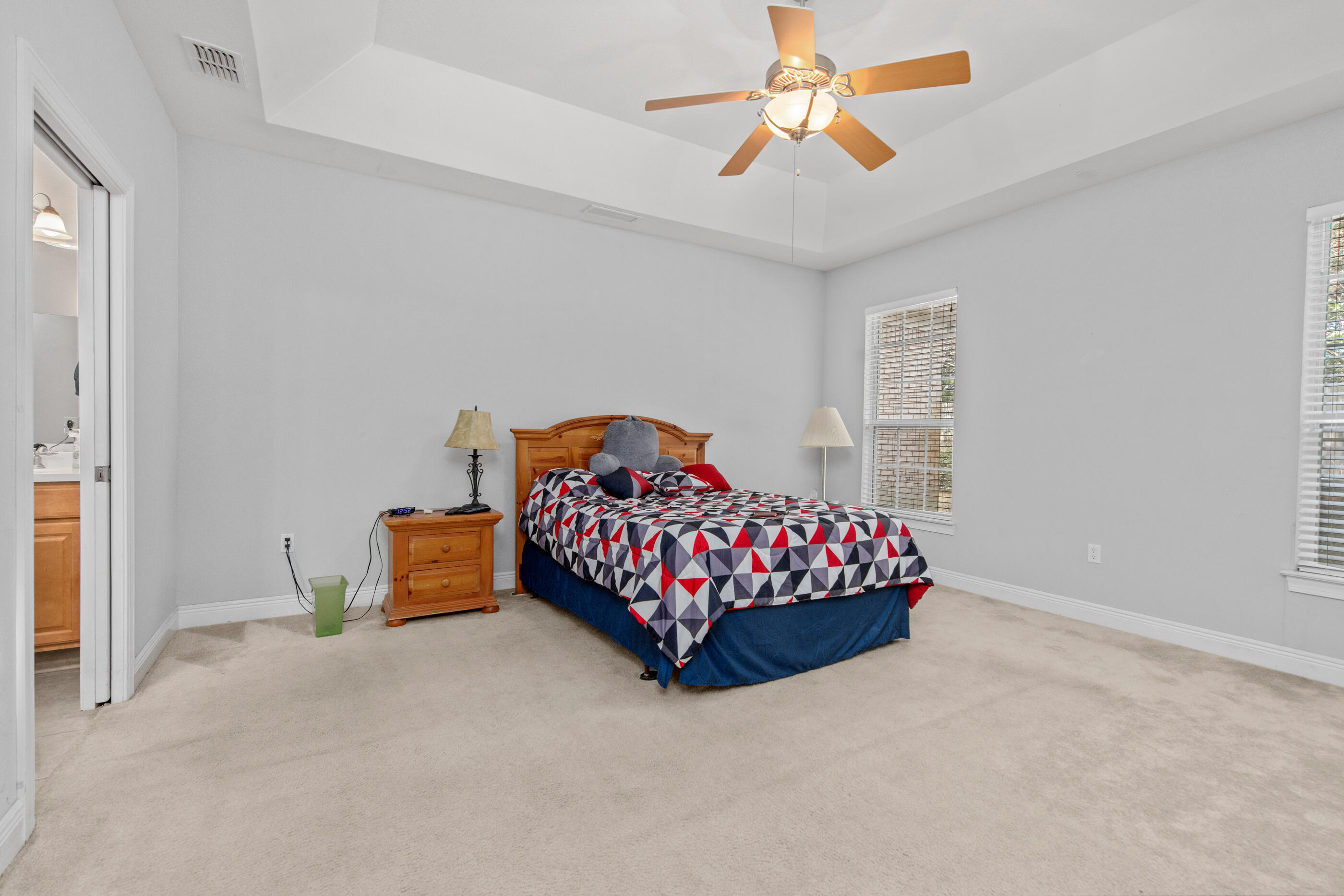 DIAMOND LAKES - Residential