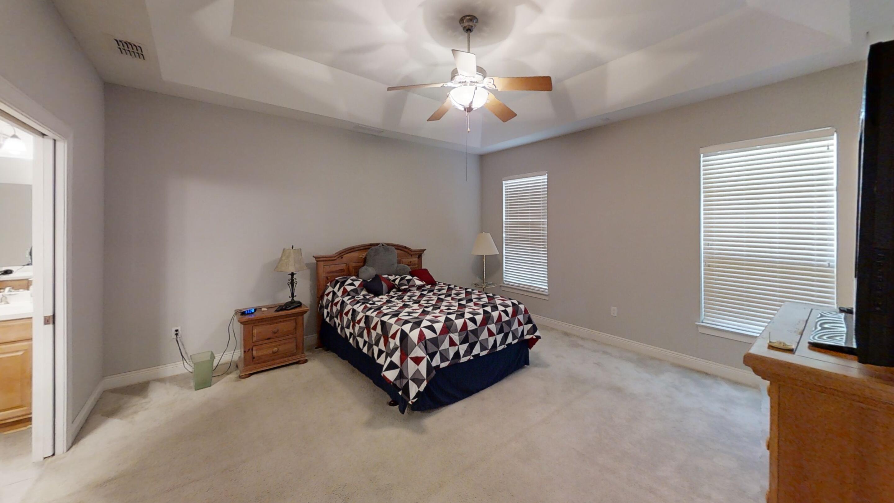 DIAMOND LAKES - Residential