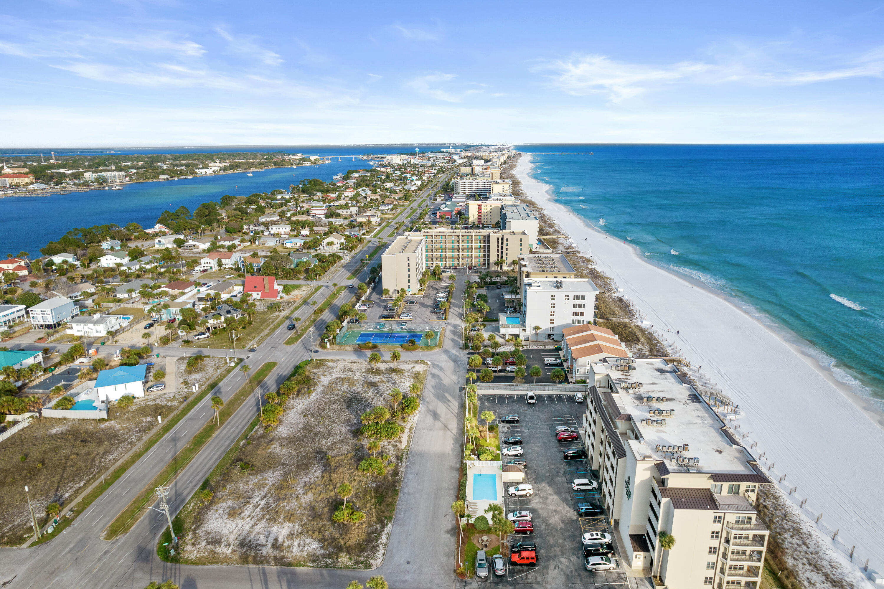 EMERALD TOWERS WEST CONDO - Residential