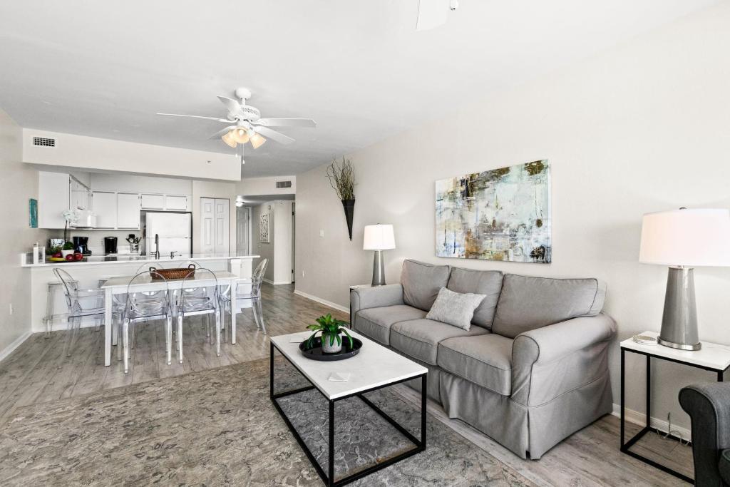 EMERALD TOWERS WEST CONDO - Residential