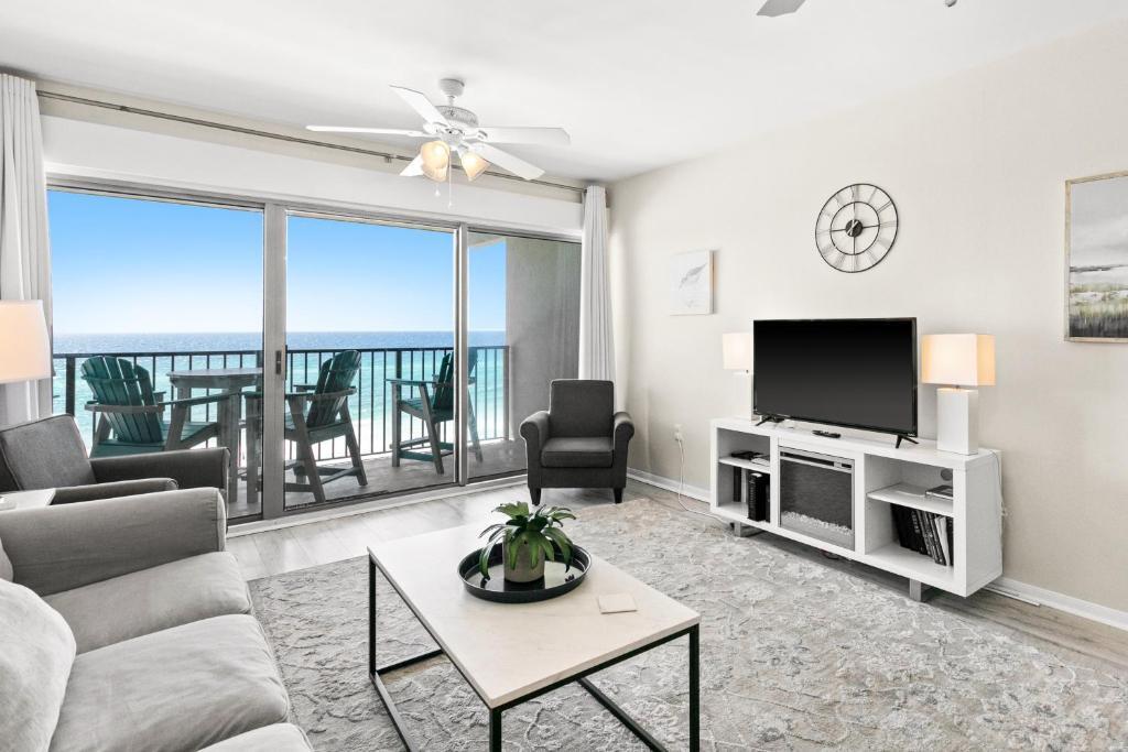 EMERALD TOWERS WEST CONDO - Residential