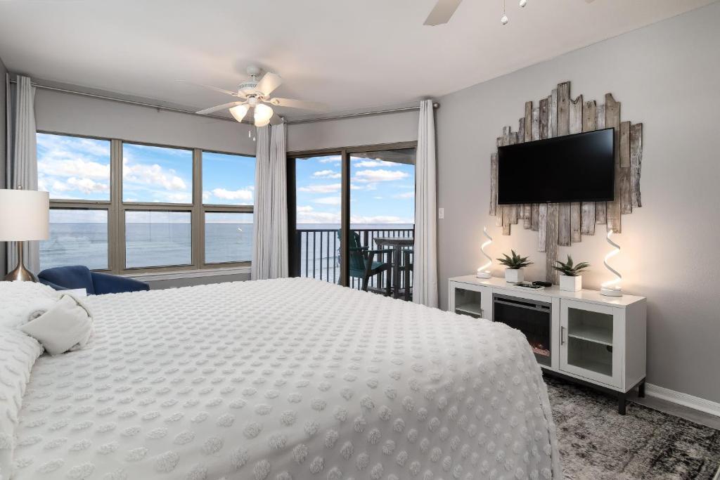 EMERALD TOWERS WEST CONDO - Residential