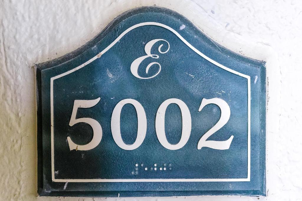 EMERALD TOWERS WEST CONDO - Residential