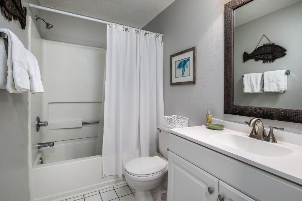 EMERALD TOWERS WEST CONDO - Residential