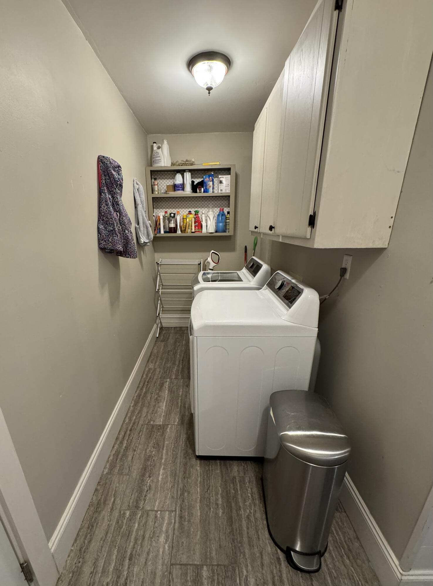 PINEWOOD ESTATES - Residential Lease