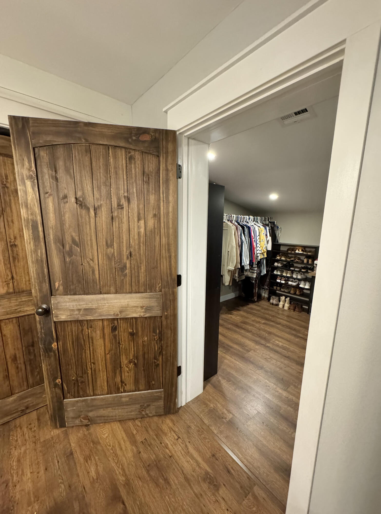 PINEWOOD ESTATES - Residential Lease
