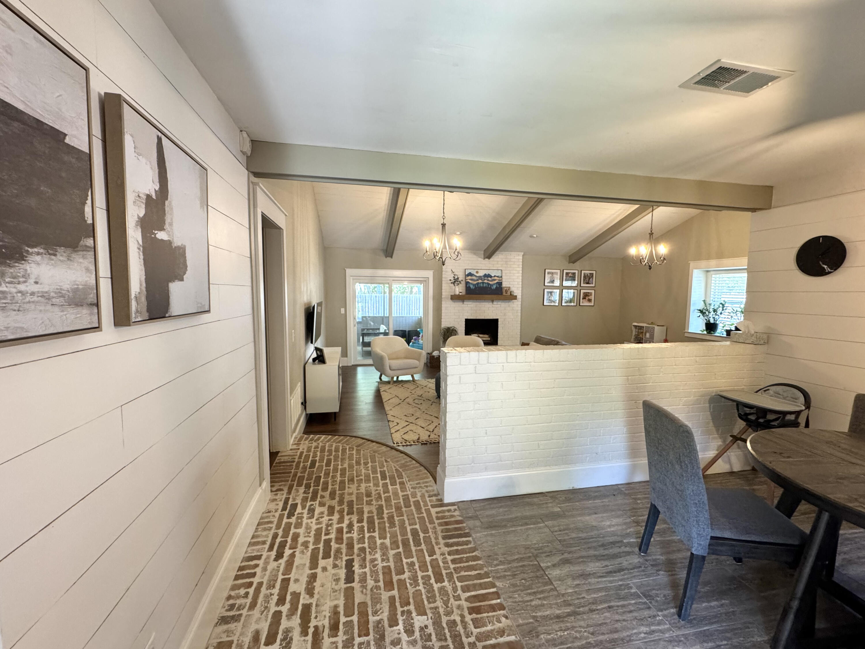 PINEWOOD ESTATES - Residential Lease