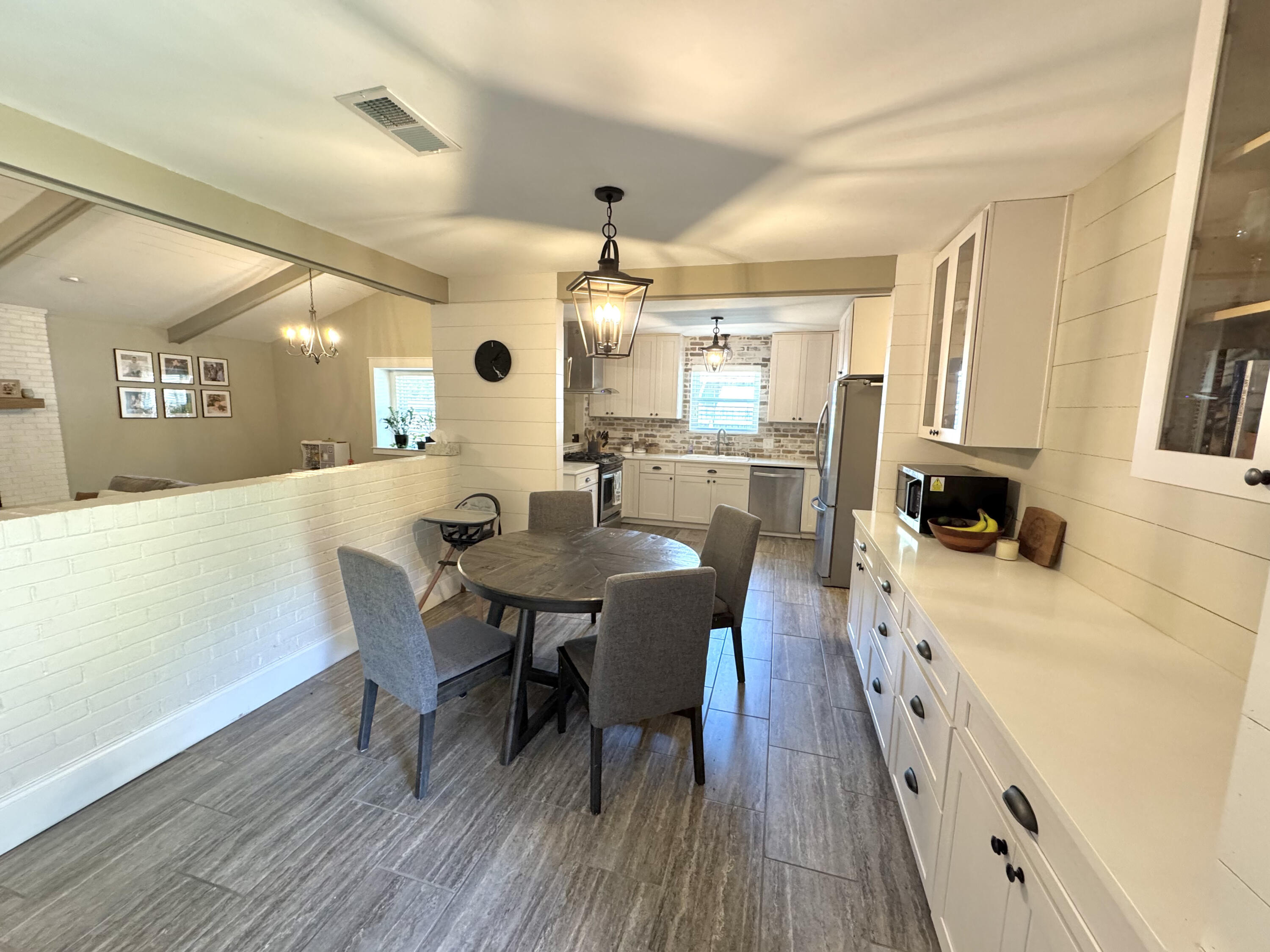 PINEWOOD ESTATES - Residential Lease
