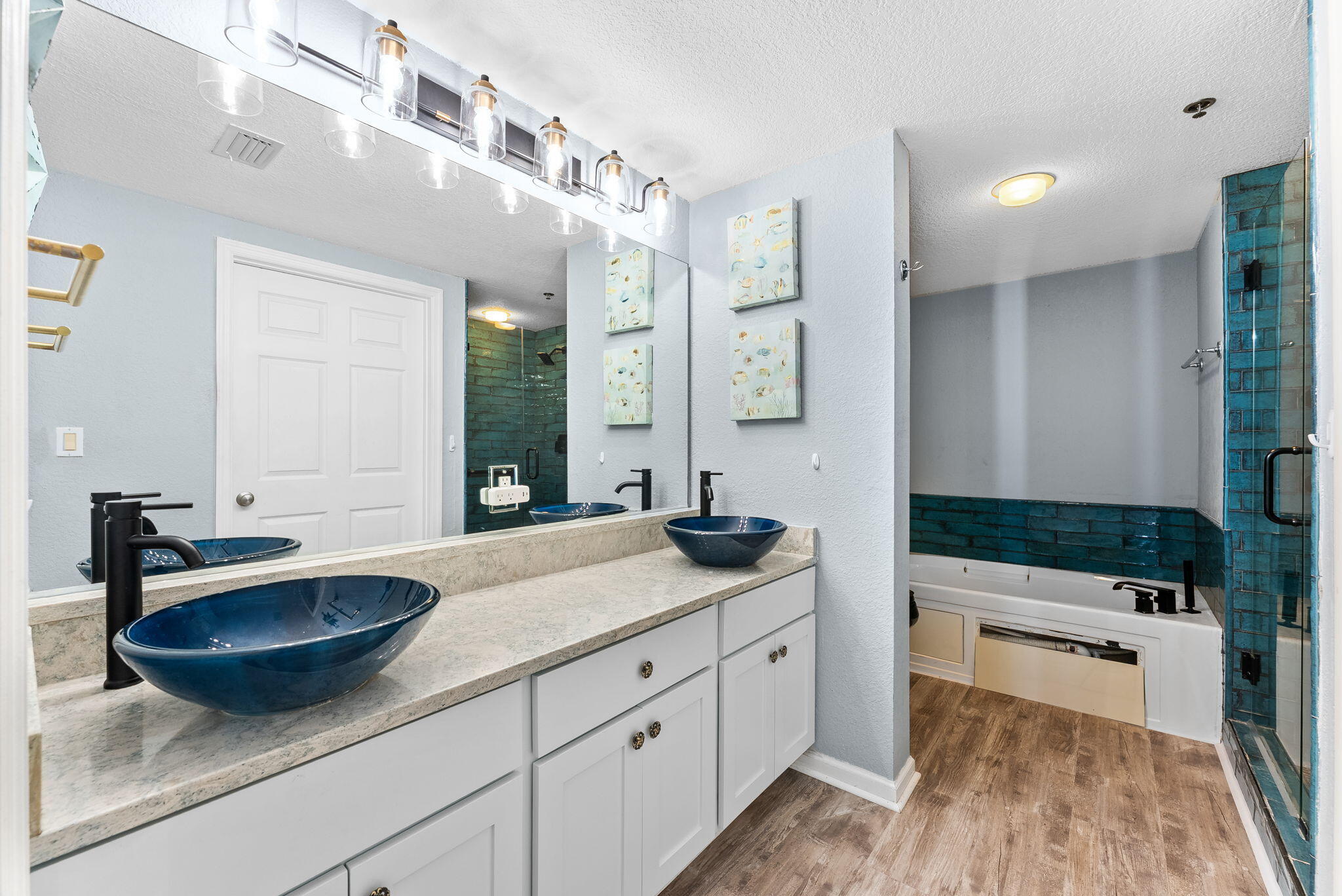 Hibiscus by the Bay Tower 1 - Residential