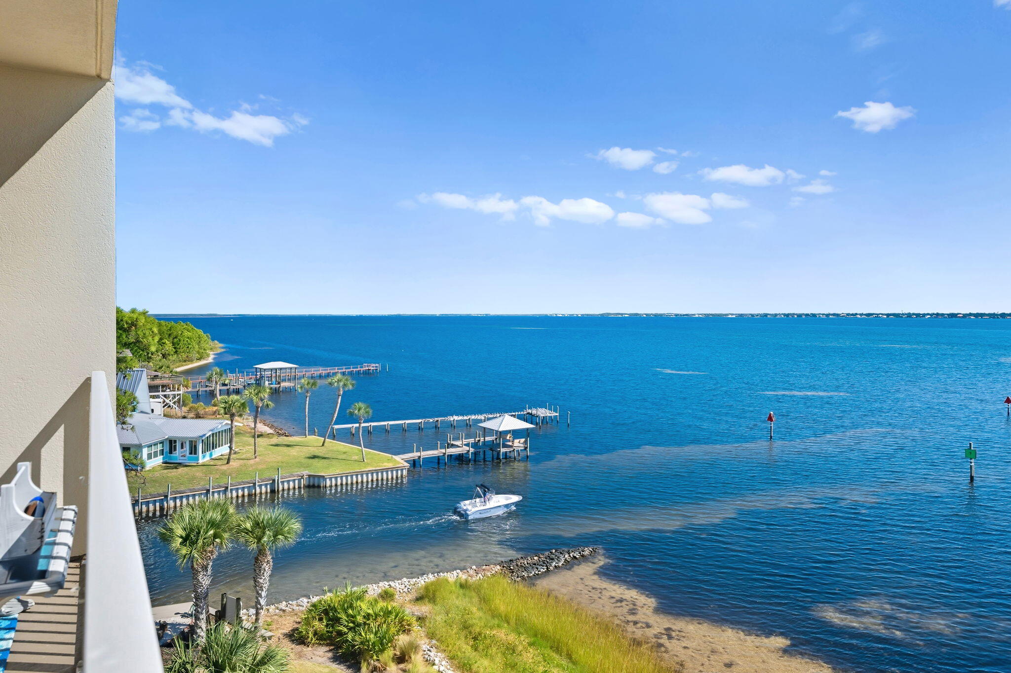 Hibiscus by the Bay Tower 1 - Residential