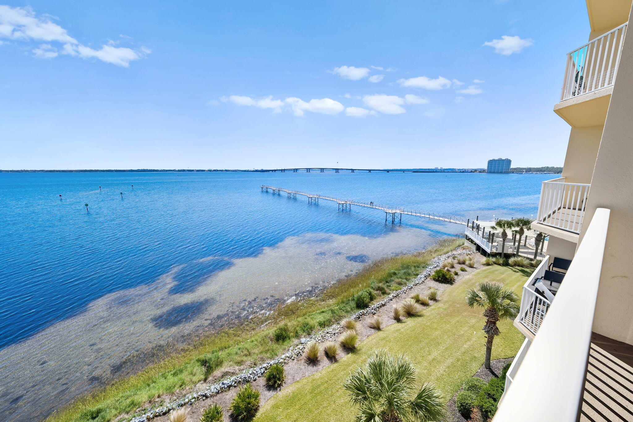 Hibiscus by the Bay Tower 1 - Residential