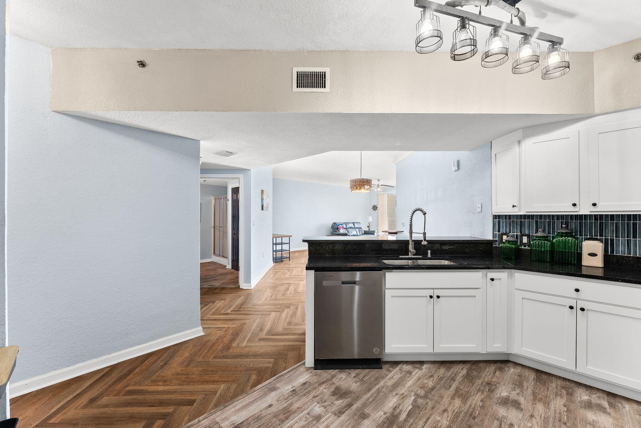 Hibiscus by the Bay Tower 1 - Residential